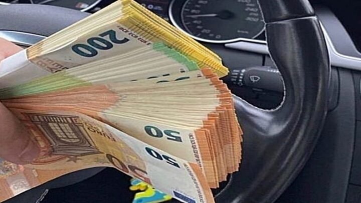 PROCVETAĆE im POLJE KARIJERE: OVI znaci ce DOBITI VELIKE PARE koje ce im RESITI DUGOVANJA i PROBLEME!