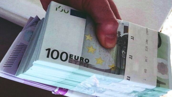 Maj donosi VELIKI NOVAC za ove znakove: Sudbina im sprema bogatstvo i šansu koja se ne propušta!